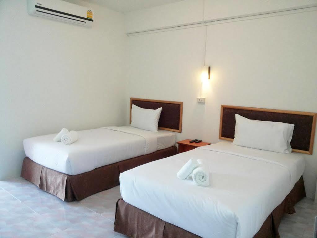Hotel De Ratt Phuket Extérieur photo